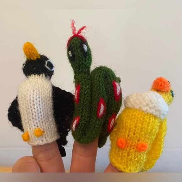 Set of 9 Knitted Animal Finger Puppets - Picture 3 of 4